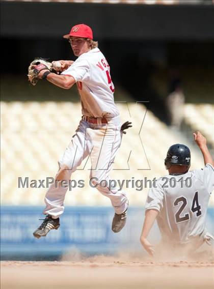 Thumbnail 1 in Venice vs. Westchester (CIF LACS D2 Final) photogallery.