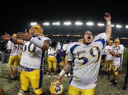 Thumbnail 2 in Grant vs. Poly (CIF State Open Bowl Final) photogallery.