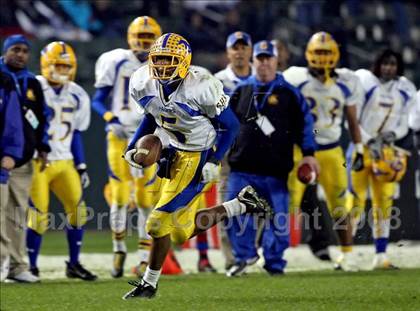 Thumbnail 2 in Grant vs. Poly (CIF State Open Bowl Final) photogallery.