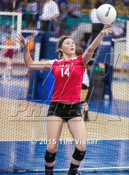 Thumbnail 2 in La Veta vs. Springfield (CHSAA 1A Playoff) photogallery.