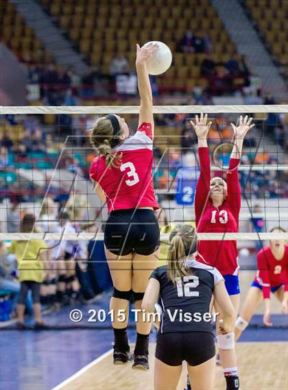 Thumbnail 3 in La Veta vs. Springfield (CHSAA 1A Playoff) photogallery.