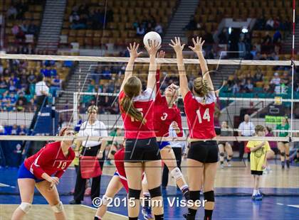 Thumbnail 3 in La Veta vs. Springfield (CHSAA 1A Playoff) photogallery.