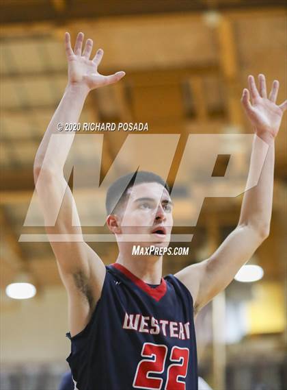 Thumbnail 3 in Tulare Western vs. Kingsburg (Poly Wilhelmsen Tournament) photogallery.