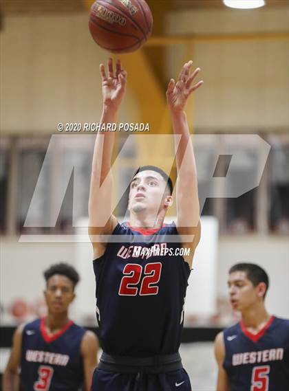 Thumbnail 3 in Tulare Western vs. Kingsburg (Poly Wilhelmsen Tournament) photogallery.