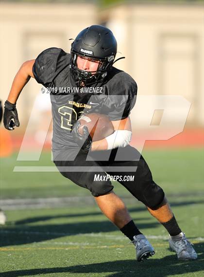 Thumbnail 2 in Oak Park vs Mission Prep photogallery.