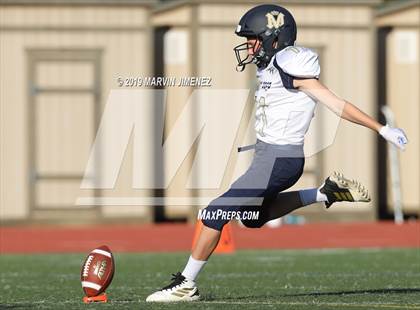 Thumbnail 3 in Oak Park vs Mission Prep photogallery.