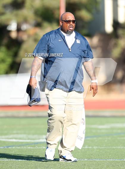 Thumbnail 3 in Oak Park vs Mission Prep photogallery.
