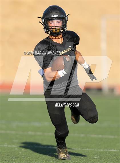 Thumbnail 2 in Oak Park vs Mission Prep photogallery.