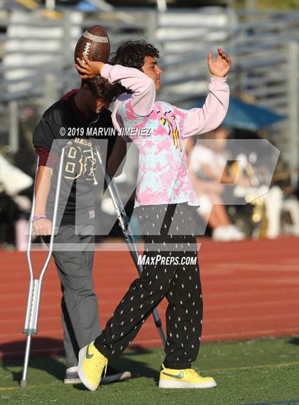 Thumbnail 1 in Oak Park vs Mission Prep photogallery.