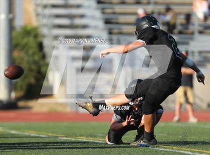 Thumbnail 3 in Oak Park vs Mission Prep photogallery.