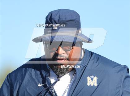 Thumbnail 2 in Oak Park vs Mission Prep photogallery.