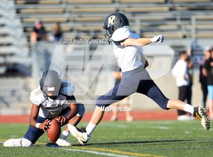 Thumbnail 3 in Oak Park vs Mission Prep photogallery.