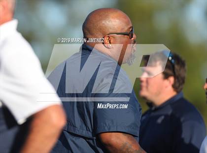 Thumbnail 1 in Oak Park vs Mission Prep photogallery.
