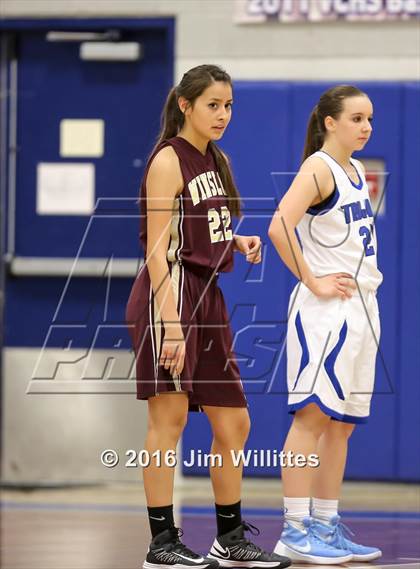 Thumbnail 2 in Valley Christian vs Winslow photogallery.