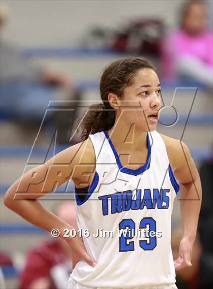 Thumbnail 1 in Valley Christian vs Winslow photogallery.