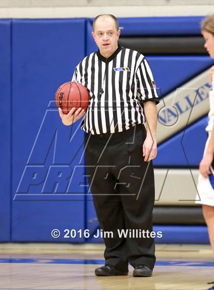 Thumbnail 3 in Valley Christian vs Winslow photogallery.
