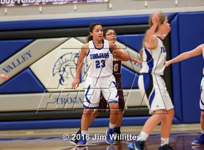 Thumbnail 3 in Valley Christian vs Winslow photogallery.
