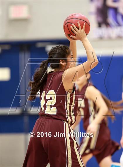 Thumbnail 1 in Valley Christian vs Winslow photogallery.