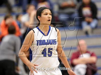 Thumbnail 2 in Valley Christian vs Winslow photogallery.