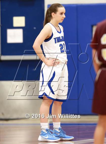 Thumbnail 3 in Valley Christian vs Winslow photogallery.