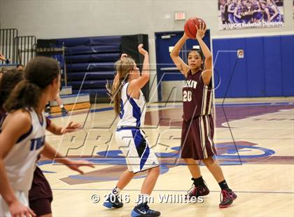 Thumbnail 1 in Valley Christian vs Winslow photogallery.