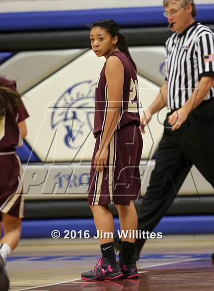 Thumbnail 3 in Valley Christian vs Winslow photogallery.
