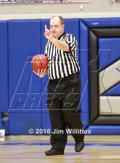 Thumbnail 1 in Valley Christian vs Winslow photogallery.