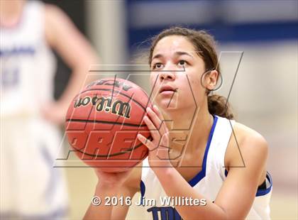 Thumbnail 3 in Valley Christian vs Winslow photogallery.