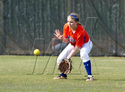 Thumbnail 2 in Marvin Ridge vs Hough photogallery.