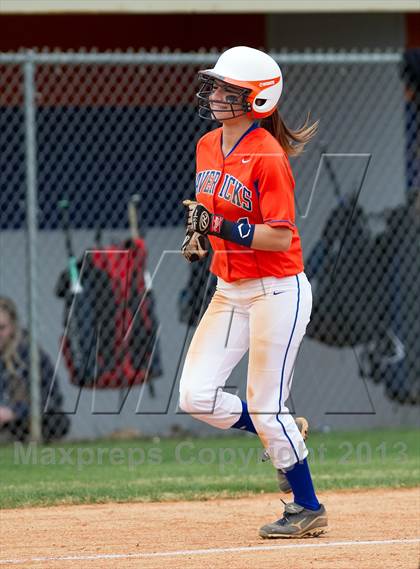 Thumbnail 2 in Marvin Ridge vs Hough photogallery.