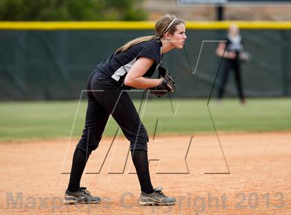 Thumbnail 3 in Marvin Ridge vs Hough photogallery.