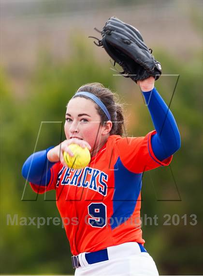 Thumbnail 2 in Marvin Ridge vs Hough photogallery.