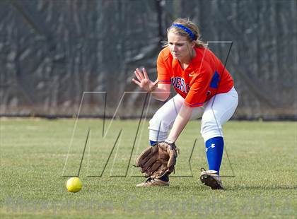Thumbnail 3 in Marvin Ridge vs Hough photogallery.