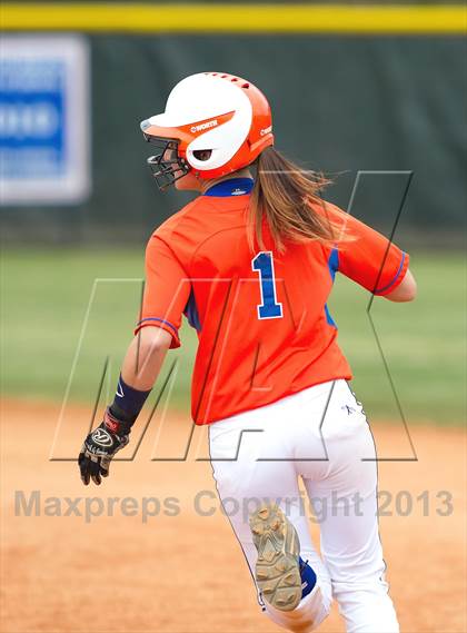 Thumbnail 3 in Marvin Ridge vs Hough photogallery.