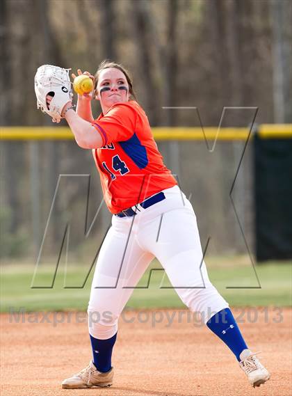 Thumbnail 3 in Marvin Ridge vs Hough photogallery.