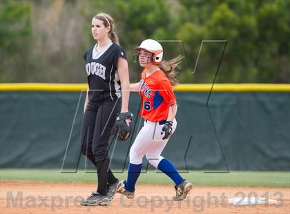 Thumbnail 3 in Marvin Ridge vs Hough photogallery.