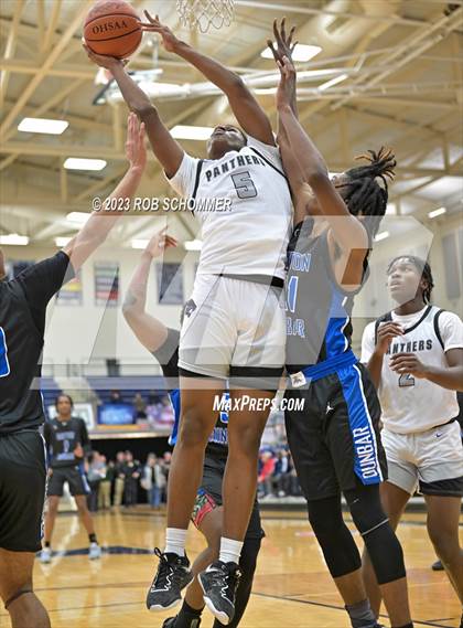 Thumbnail 3 in Dunbar vs. Pickerington North photogallery.
