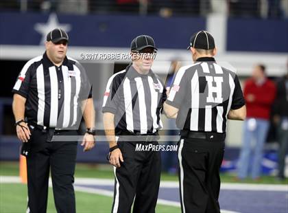 Thumbnail 2 in Cy-Fair vs. Midway (UIL 6A Division 2 Final) photogallery.
