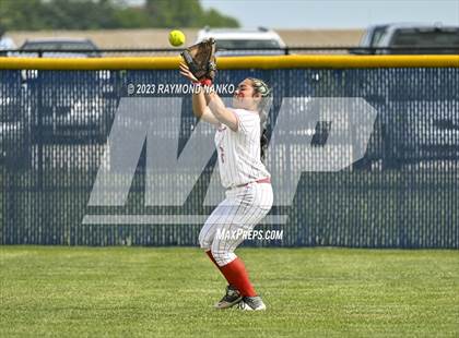 Thumbnail 2 in Yorktown vs Mississinewa (IHSAA 3A Round 1) photogallery.