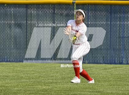 Thumbnail 3 in Yorktown vs Mississinewa (IHSAA 3A Round 1) photogallery.