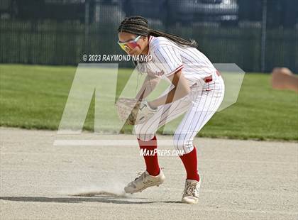 Thumbnail 1 in Yorktown vs Mississinewa (IHSAA 3A Round 1) photogallery.