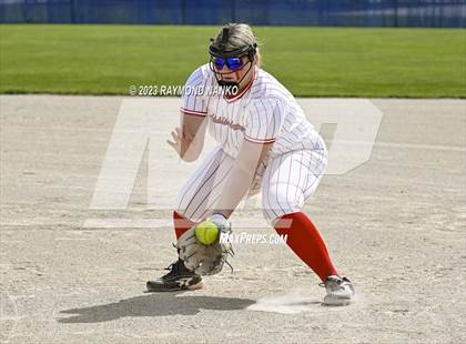 Thumbnail 1 in Yorktown vs Mississinewa (IHSAA 3A Round 1) photogallery.