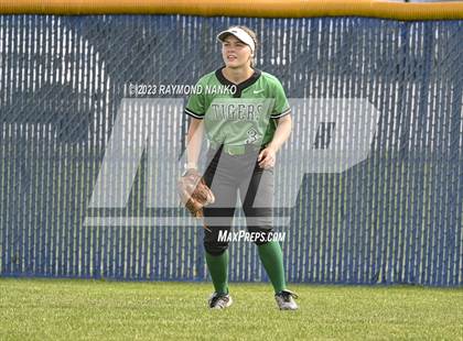 Thumbnail 3 in Yorktown vs Mississinewa (IHSAA 3A Round 1) photogallery.