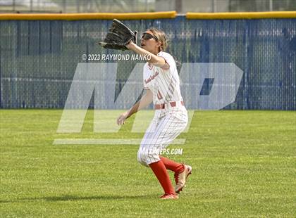 Thumbnail 1 in Yorktown vs Mississinewa (IHSAA 3A Round 1) photogallery.