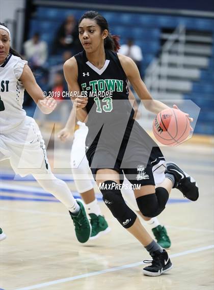 Thumbnail 2 in Cary vs. Southeast Raleigh (NCHSAA 4A Regional Playoff) photogallery.
