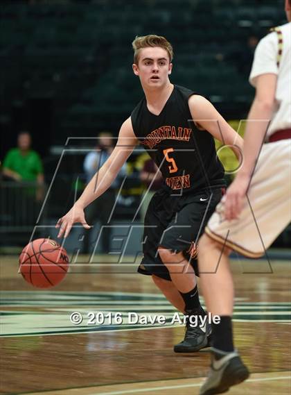 Thumbnail 1 in Maple Mountain vs. Mountain View (UHSAA 4A Tournament) photogallery.
