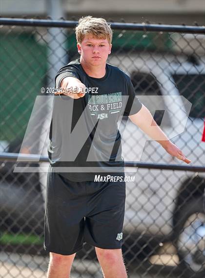 Thumbnail 1 in Eagle No Tax Relays (Shot Put) photogallery.
