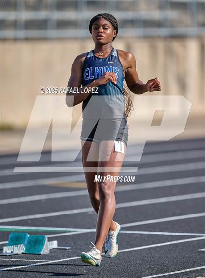 Thumbnail 3 in UIL 6A Track & Field Area 21&22 (200M) photogallery.
