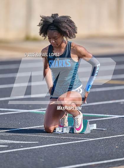 Thumbnail 3 in UIL 6A Track & Field Area 21&22 (200M) photogallery.