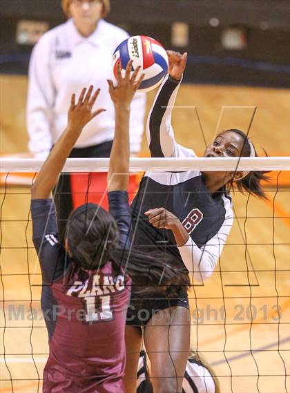 Thumbnail 3 in Plano vs. Round Rock (UIL 5A Region 2 Semifinal Playoff) photogallery.